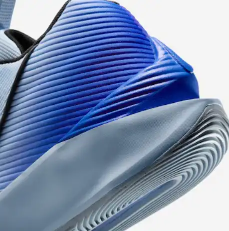 TÊNIS NIKE G.T JUMP ACADEMY