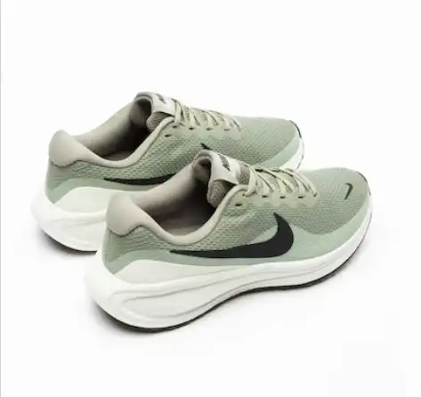 TÊNIS NIKE REVOLUTION 8