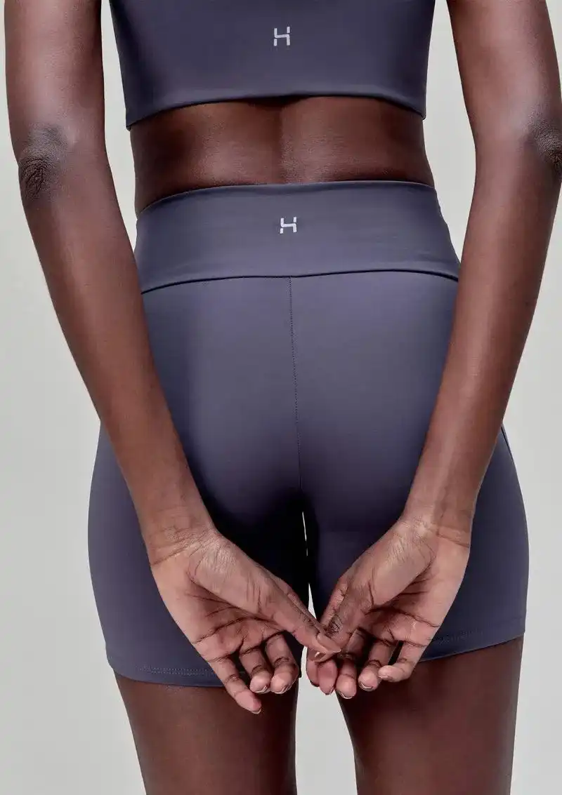 BERMUDA HERING COM VIÉS CINTURA ALTA