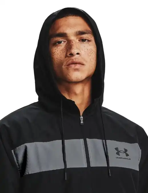 JAQUETA UNDER ARMOUR WINDBRAK