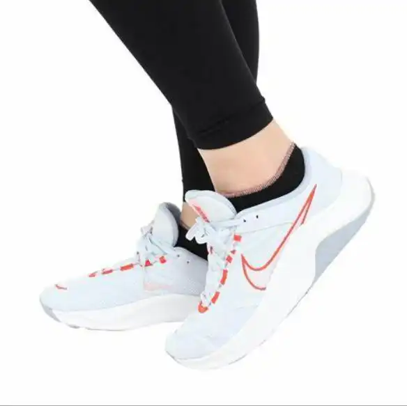 TÊNIS NIKE LEGEND ESSENTIAL 3